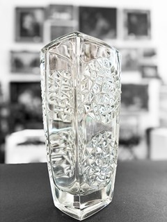 Jurnikl Rudolf - Čirá váza z lisovaného skla, 23 cm
