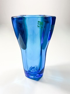 Vízner František - Modrá trojhranná váza, 20 cm