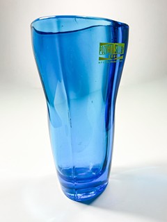 Vízner František - Modrá trojhranná váza, 20 cm