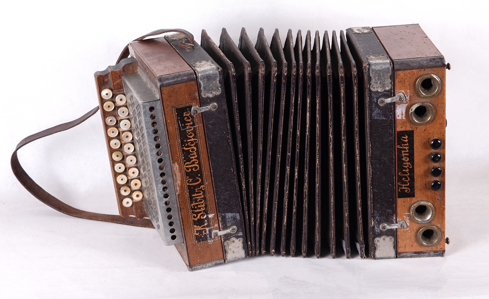 Josef „Pepíček“ Čečil (1949 - 2025) - Pozůstalost pražského harmonikáře Pepíčka Čečila