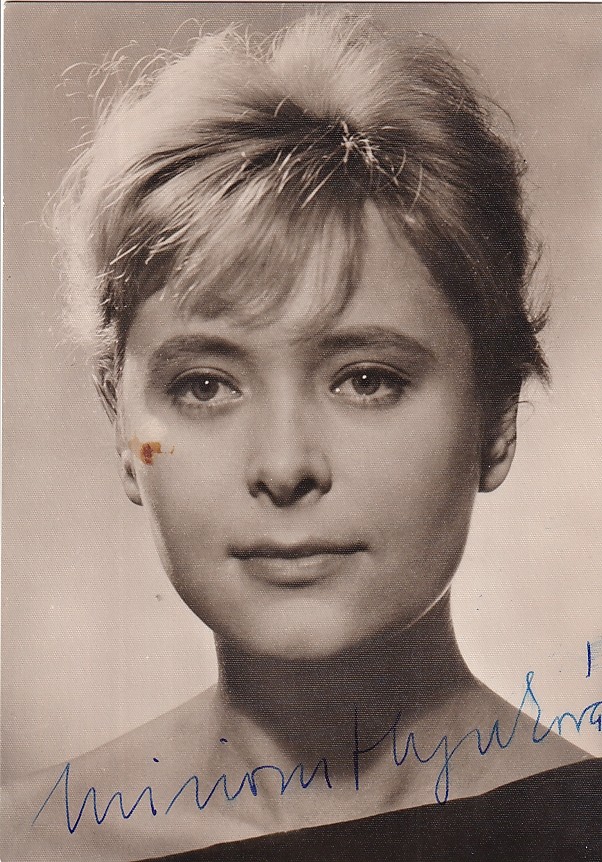 Miriam Hynková (1933 - 2010) - Podpis na fotopohlednici