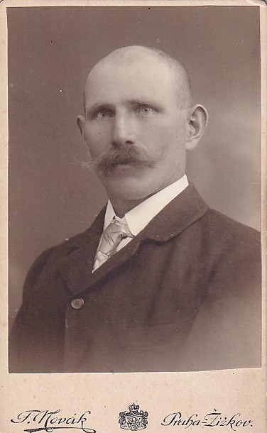 Fr. Novák - Fotografický atelier Žižkov a Královské Vinohrady