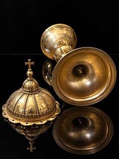 MONUMENTÁLNÍ STŘÍBRNÉ ZLACENÉ CIBORIUM - RAKOUSKO - UHERSKO, 19. STOLETÍ