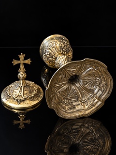MONUMENTÁLNÍ STŘÍBRNÉ ZLACENÉ CIBORIUM - RAKOUSKO - UHERSKO, 19. STOLETÍ