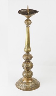 Vrcholně barokní svícen dat. 1727