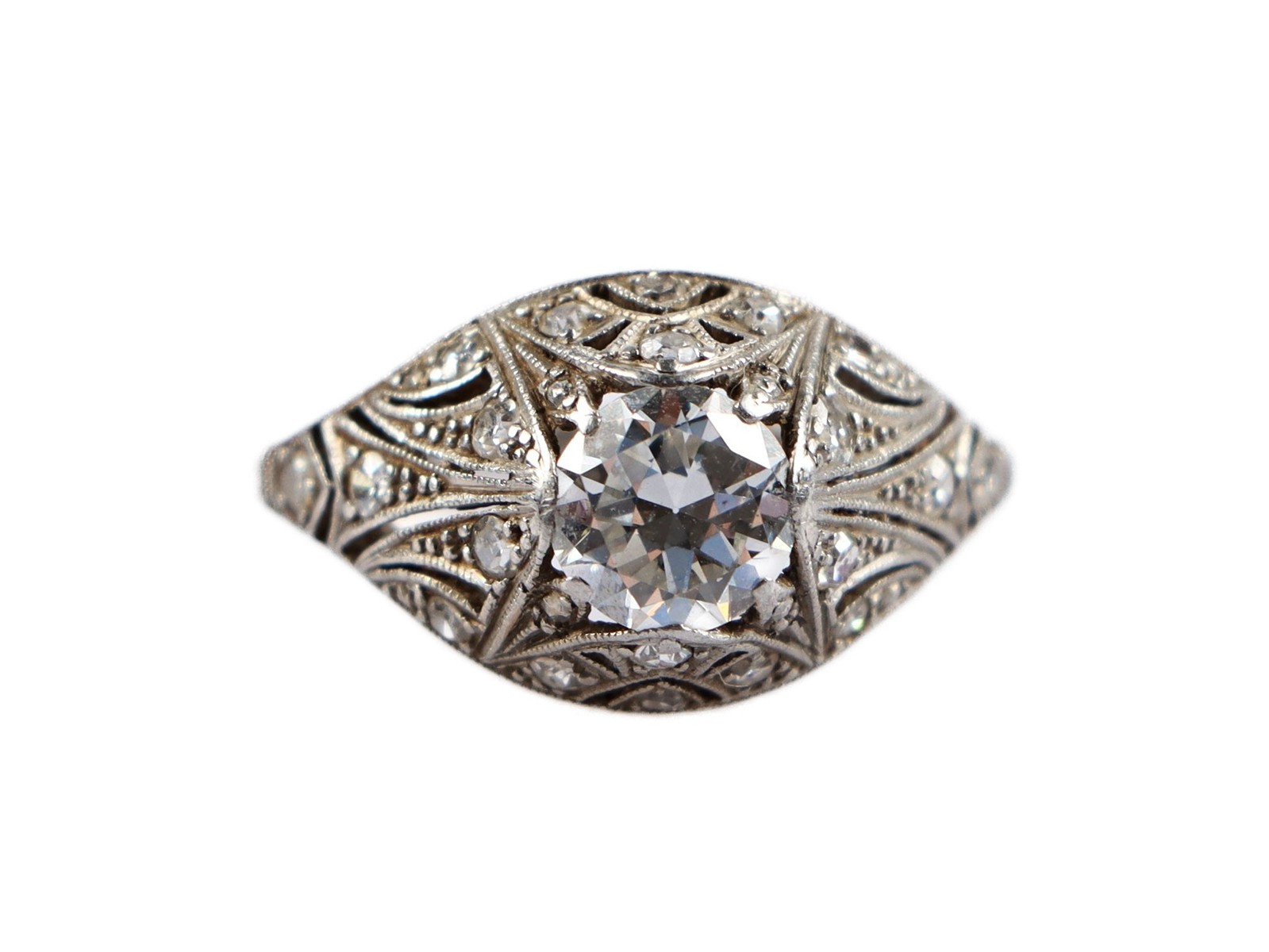 Platinový prsten s diamanty o celkové hmotnosti 0,89 ct