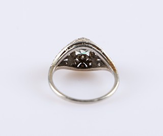 Platinový prsten s diamanty o celkové hmotnosti 0,89 ct