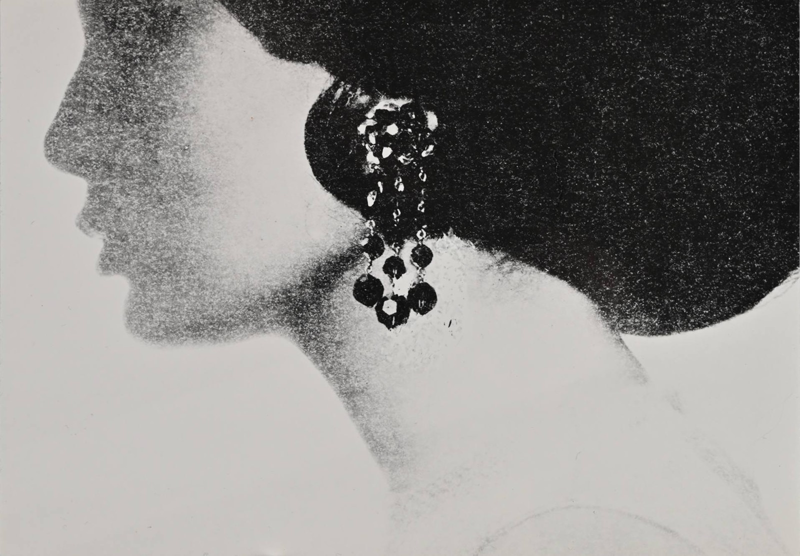 SERIAL "WOMAN AND JEWELRY"