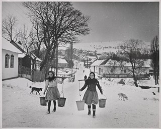 SET OF 29 PHOTOGRAPHS