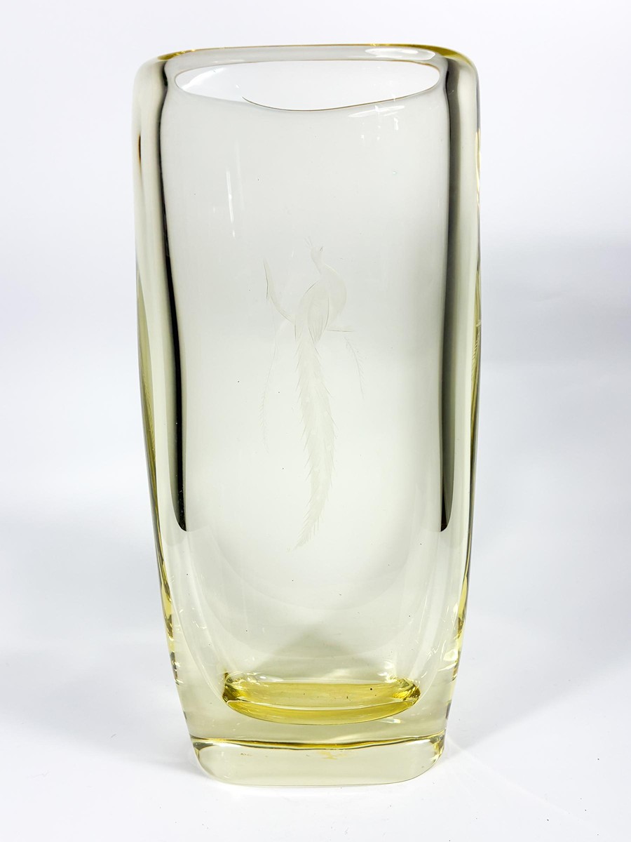 Klinger Miloslav - Hutní váza s rytinou páva, 28 cm
