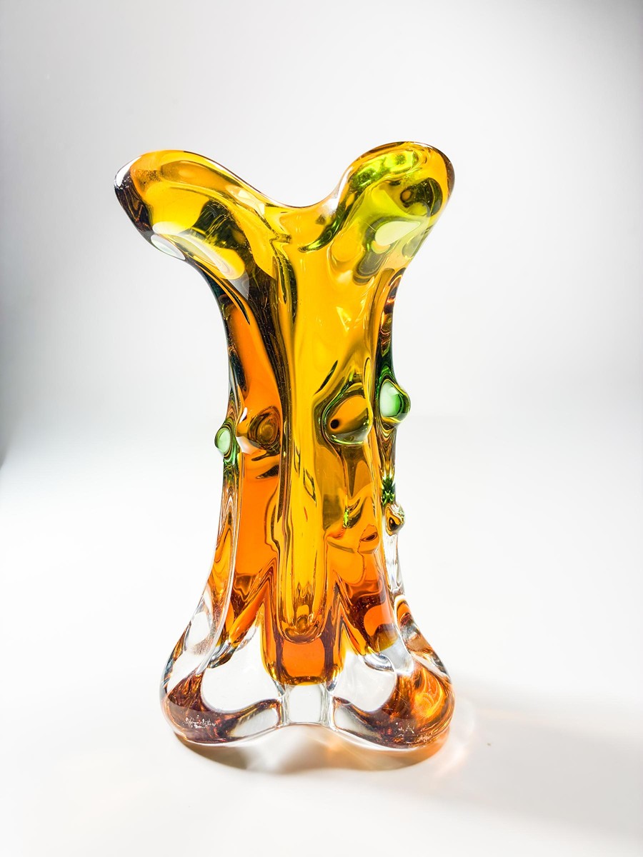 Zemek Karel - Vázička Niagara v hnědé, 17 cm