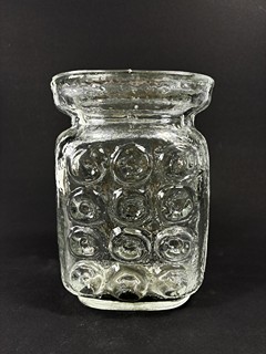 Pánek Pavel - Lisovaná váza s důlkovým dekorem, 17 cm
