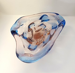 Zemek Karel - Popelník z hutního skla, šířka 21 cm