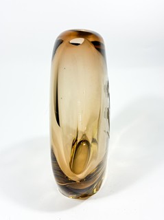 Klinger Miloslav - Hutní váza s rytinou květiny, 17 cm