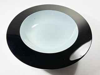 Masivní mísa, průměr 22 cm