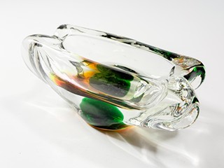 Rozínek Josef - Popelník z hutního skla zelený, šířka 15,5 cm