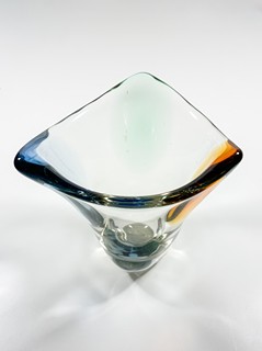 Zemek František - Trojramenná skleněná váza, 15 cm