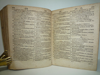 DICTIONARIUM Von dreyen Sprachen - Slovník německo-latinsko-český - Kašpar Zachariáš Vusín (Caspar Wussin) - 1700 - 1706