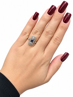 Zlatý Art Deco prsten s přírodním safírem 0,45 ct a diamanty 0,65 ct - certifikováno