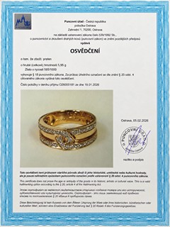 Zlatý prsten s přírodními diamanty