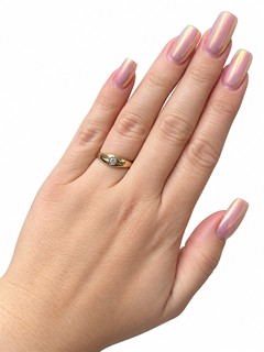 Zlatý prsten s přírodním diamantem