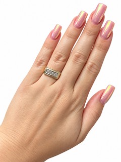 Zlatý prsten s přírodními diamanty