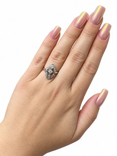 Zlatý prsten s přírodními diamanty