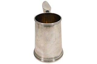 Stříbrný půlitr na pivo
