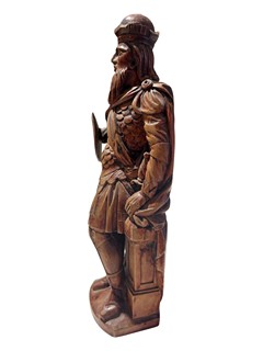 Dřevěná socha rytíře
