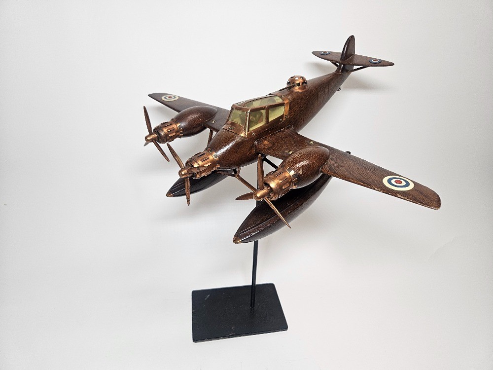 Dřevěný model anglického letounu Bristol 156 Beaufighter ze 30. let 20. století