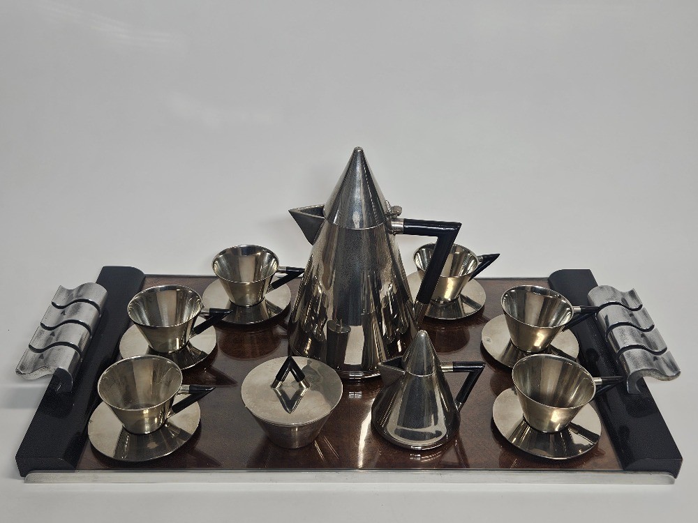 Extrémně vzácná německá kompletní a vysoce stylizovaná 16dílná čajová sada BAUHAUS / Art Deco