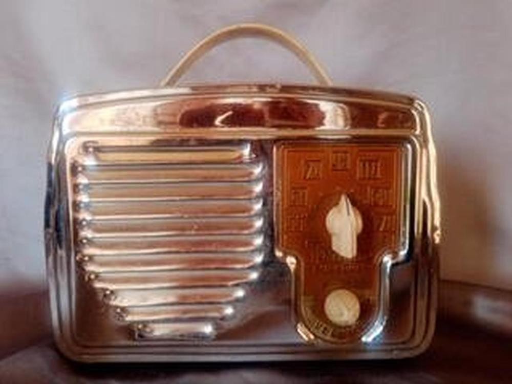 LAMPOVÉ RÁDIO TEMPLE - Profesionálně restaurované americké KOVOVÉ LAMPOVÉ RÁDIO ve stylu Art Deco od TEMPLE