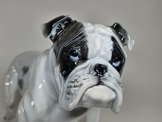Velmi kvalitní německý porcelánový buldog Rosenthal ve stylu Art Deco