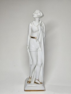 PIRKEN HAMMER Porcelánová figurka koupající se ženy
