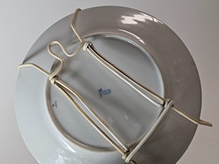 Vzácný ručně malovaný vídeňský porcelanovy talir od Franz von Zulow pro Augarten Austria