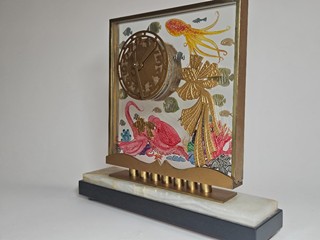 Vysoce stylizované, vzácné francouzské Art Deco hodiny z bronzu a skla s rytinou morskeho sveta