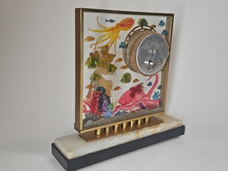 Vysoce stylizované, vzácné francouzské Art Deco hodiny z bronzu a skla s rytinou morskeho sveta