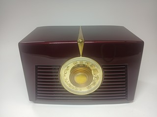 Americké art deco rádio RCA Victor, model 8X541, bakelite