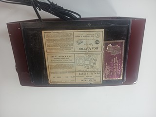 Americké art deco rádio RCA Victor, model 8X541, bakelite