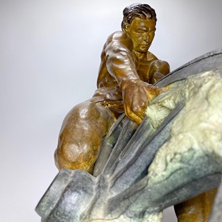 A MARGELIN - Extravagantní francouzská Art Deco monumentální socha mužského aktu z kovu na mramorovém podstavci, VÝJIMEČNÝ exemplář