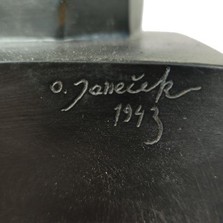 Bronzová plastika "kubistická žena", O. Janeček