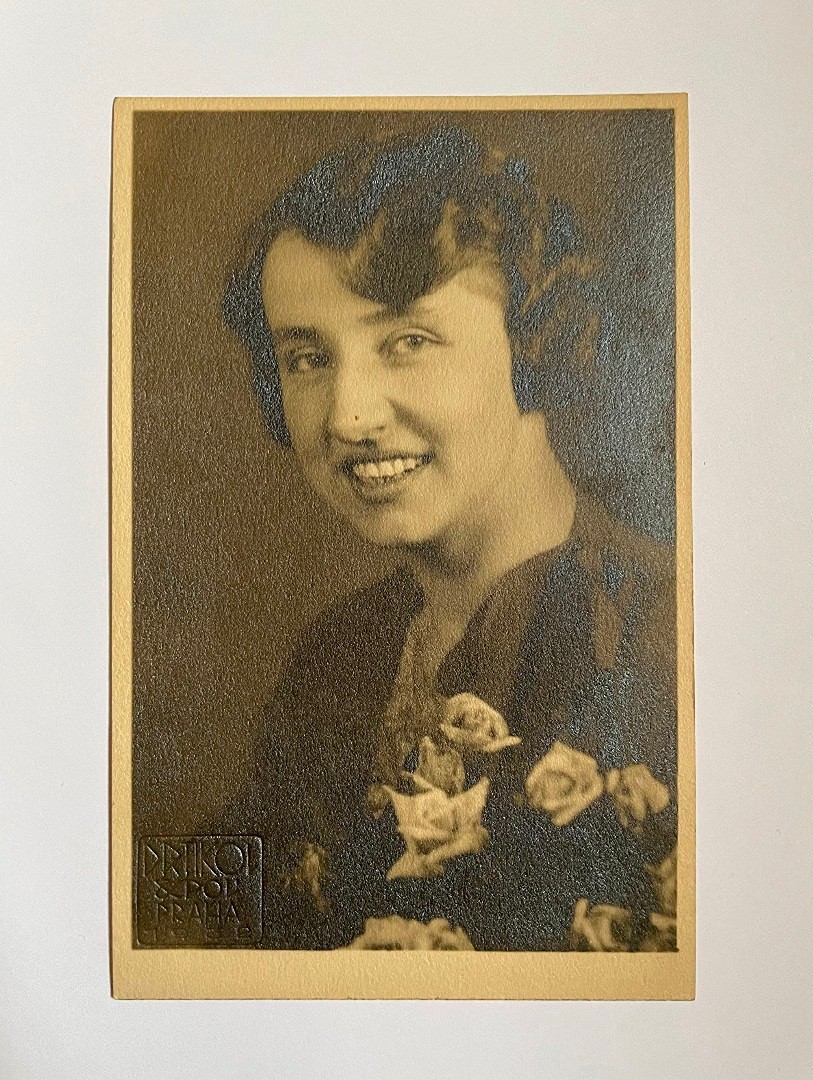 Drtikol František (1883–1961) - Portrét ženy s růžemi
