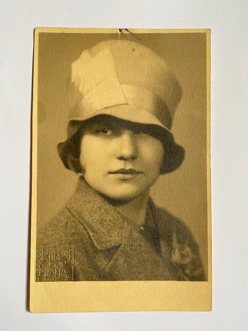Drtikol František (1883–1961) - Portrét dívky v kloboučku