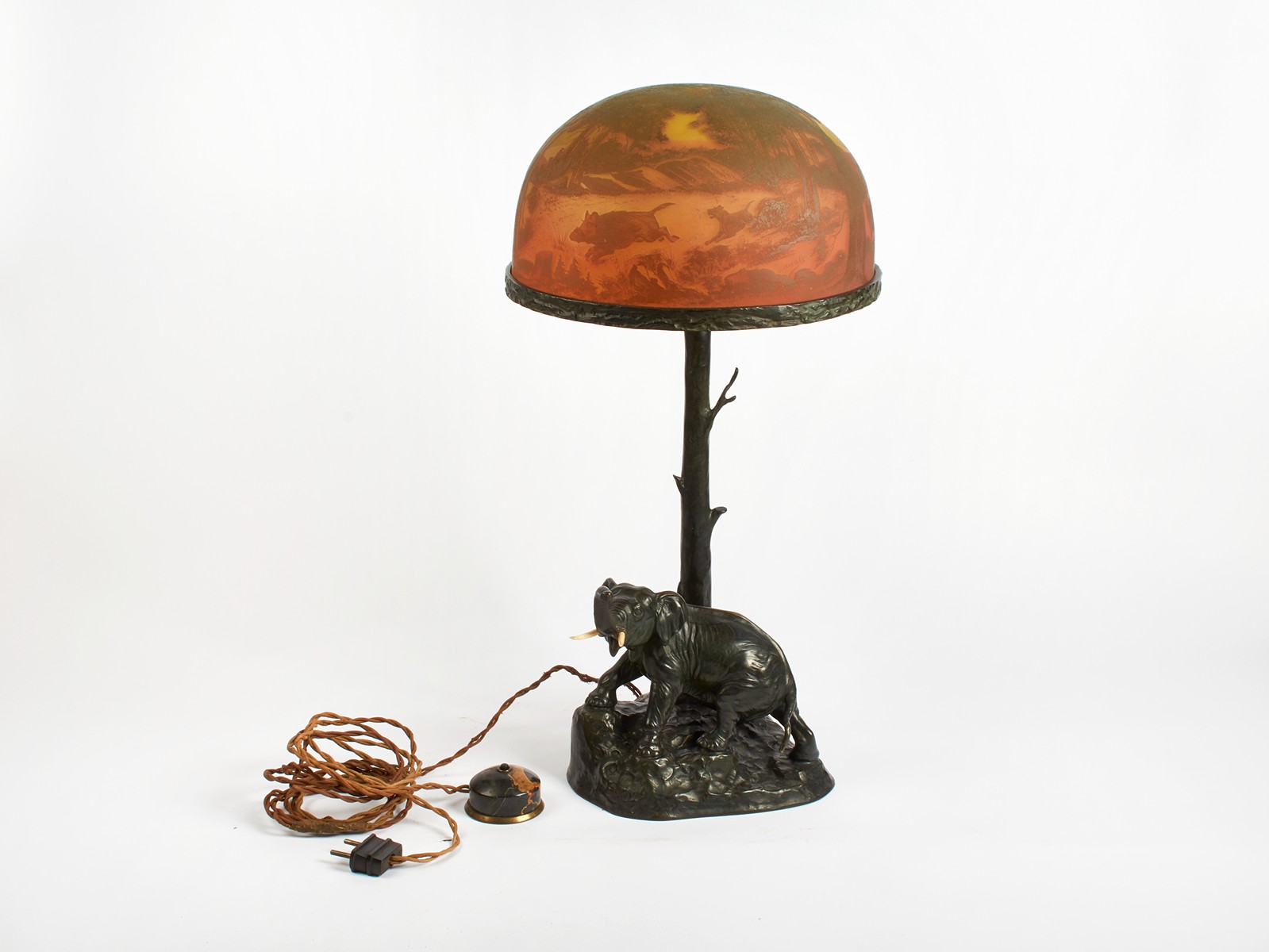 Stolní lampa cameo s bronzovou plastikou slona - Arsall