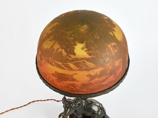 Stolní lampa cameo s bronzovou plastikou slona - Arsall