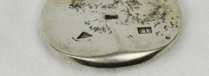 Stříbrná servírovací vidlička
