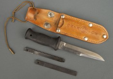 UTON - útočný armádní nůž, osobní zbraň