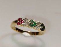 Prsten se srdíčky z barevných kamenů