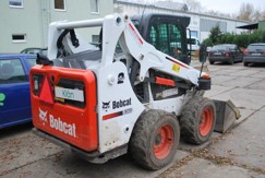KOMPAKTNÍ NAKLADAČ BOBCAT S570