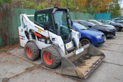 KOMPAKTNÍ NAKLADAČ BOBCAT S570